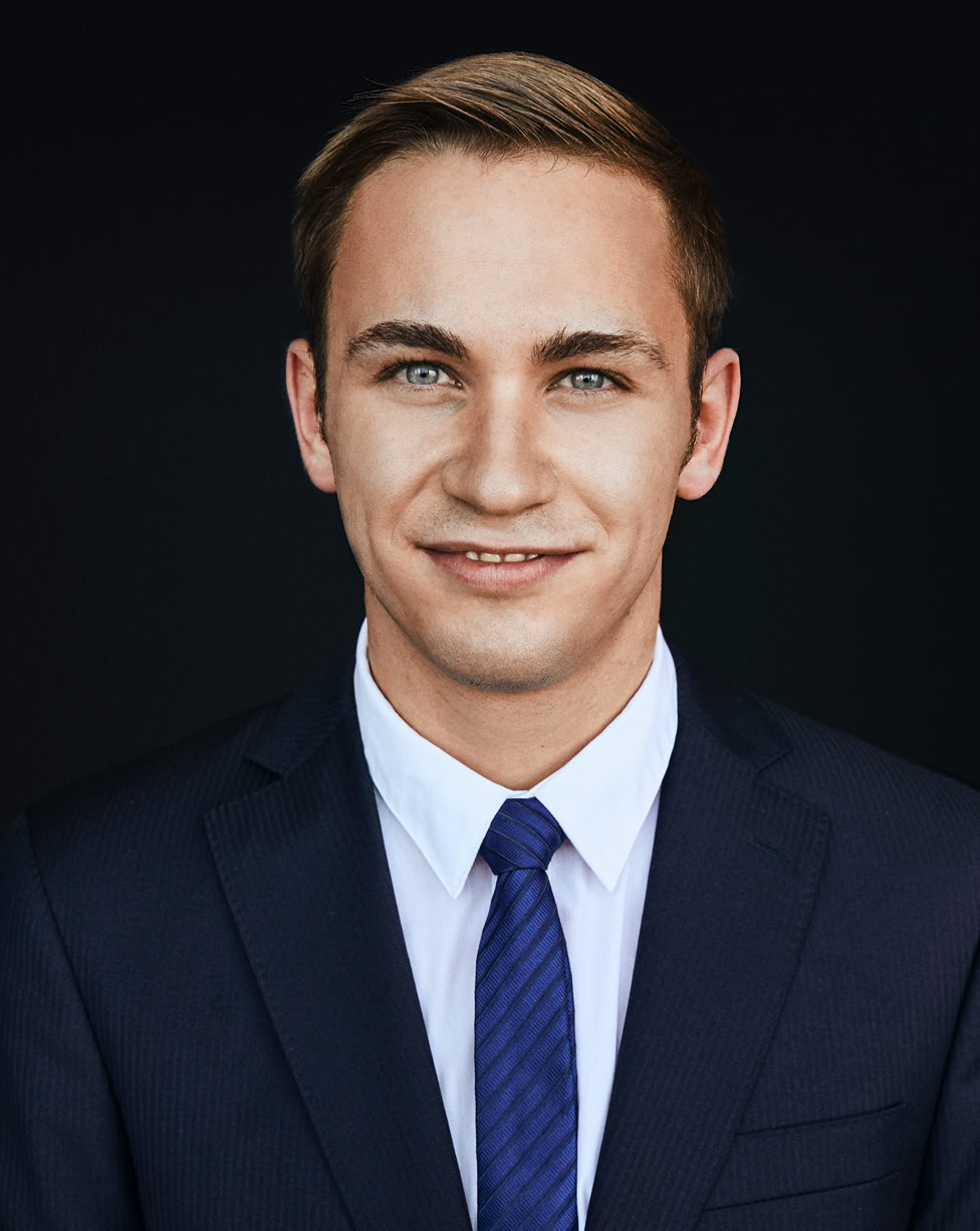 Wir freuen uns, dass Herr Kordes unser Team seit Sommer 2022  als Rechtsanwaltsfachangestellter weiterhin unterstützen wird.