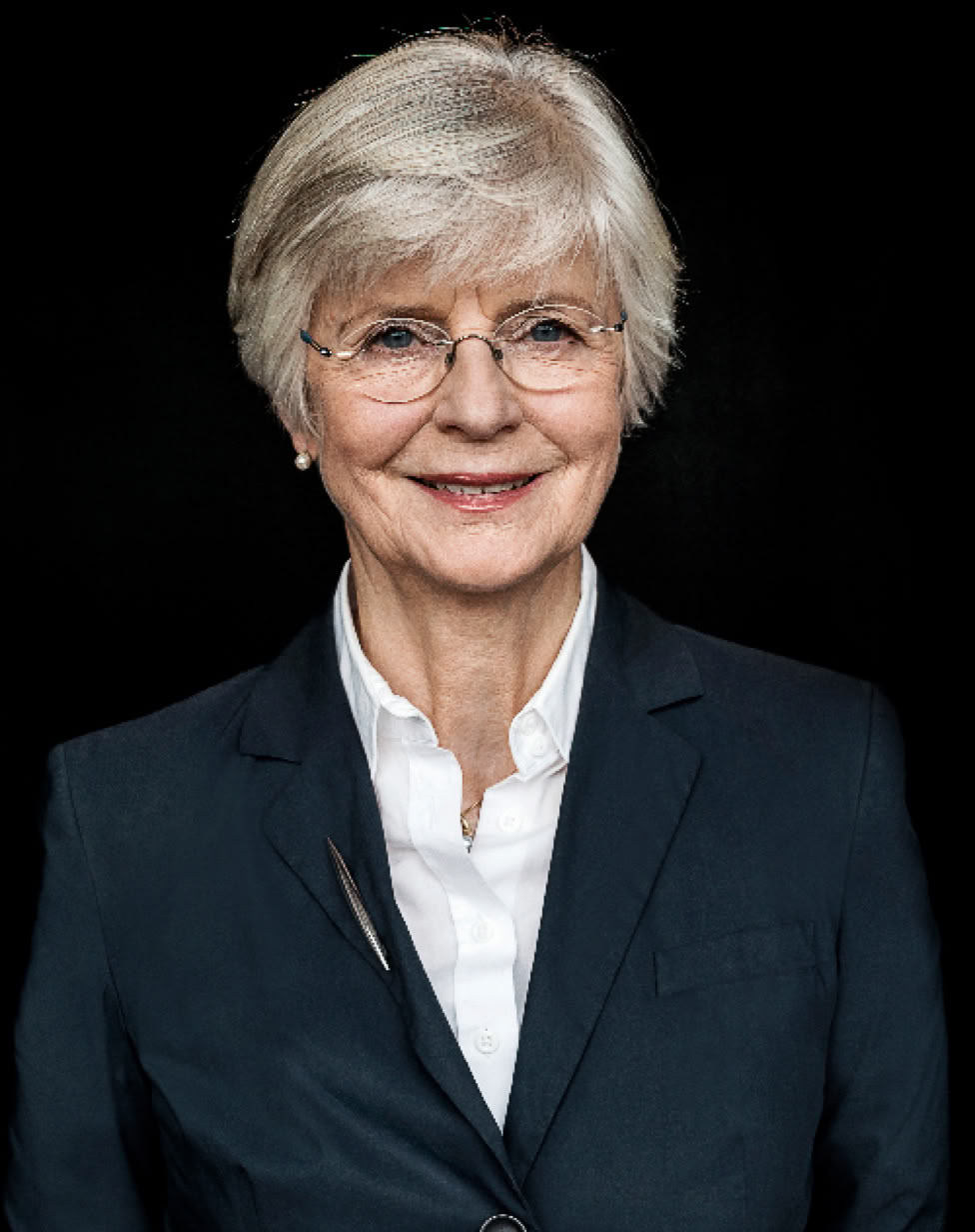 Zum Jahresende 2022, nach 46 Jahren, ist Rechtsanwältin Gerda Blume in ihren wohlverdienten Ruhestand gegangen. Sie bleibt uns und der Rechtsanwaltskammer aber weiterhin für als Berufsbildungsausschussmitglied, Prüfungsausschussmitglied und Vertrauensperson der Ausbildenden sowie Auszubildenden im Kammerbezirk Düsseldorf erhalten. 